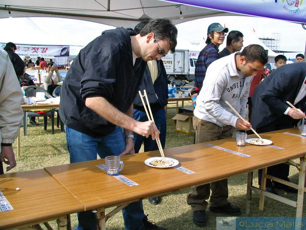 Campeonato de comer com palitinhos - Festival de Frutos do Mar