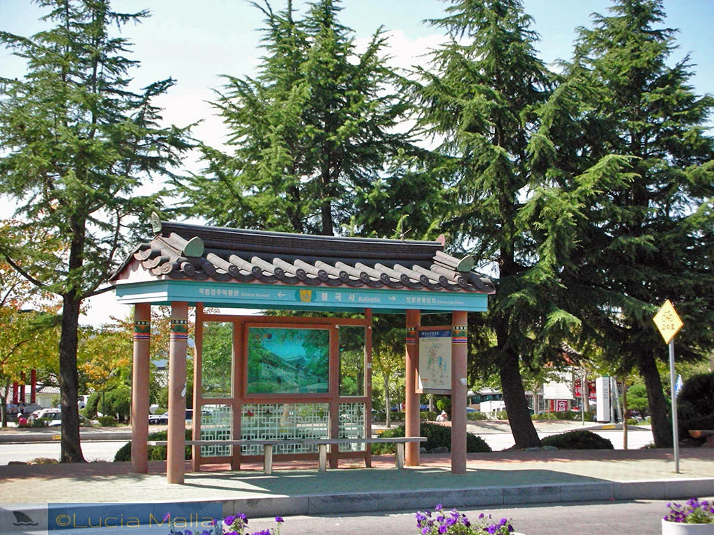 Ponto de ônibus - roteiro por Gyeongju - Coréia do Sul