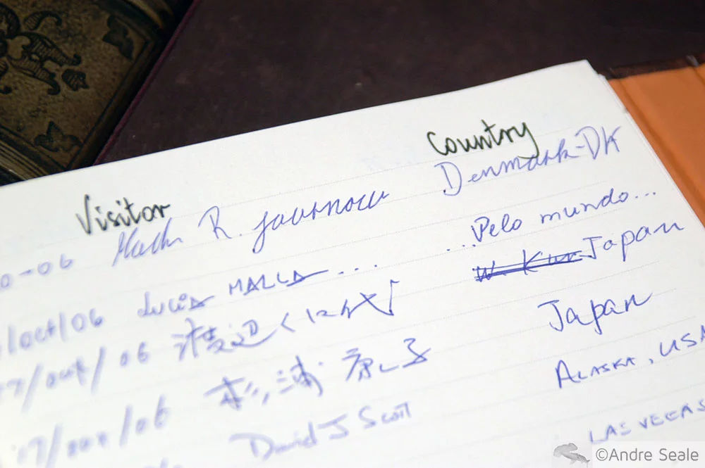 Livro de assinaturas - Museu Sherlock Holmes - Londres