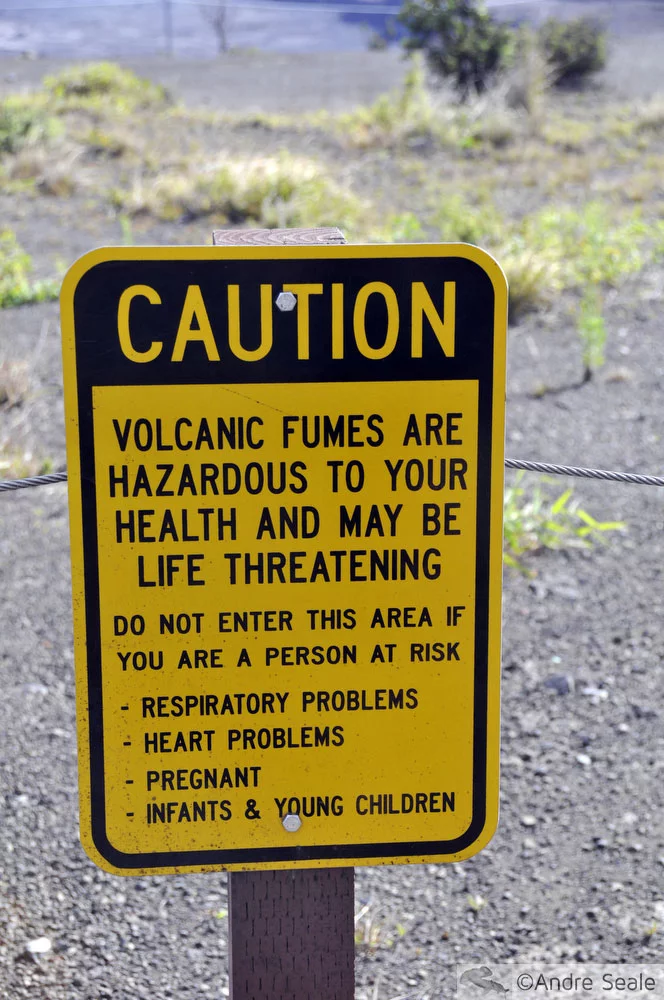 Placa sinalizadora de fumaça vulcânica - Parque Nacional dos Vulcões do Havaí - visita ao Kilauea