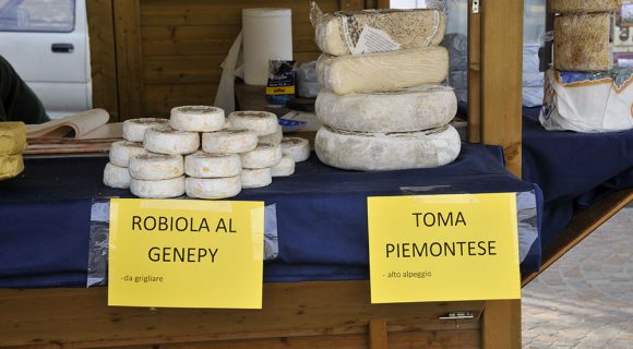 Na feira de queijos em Trento