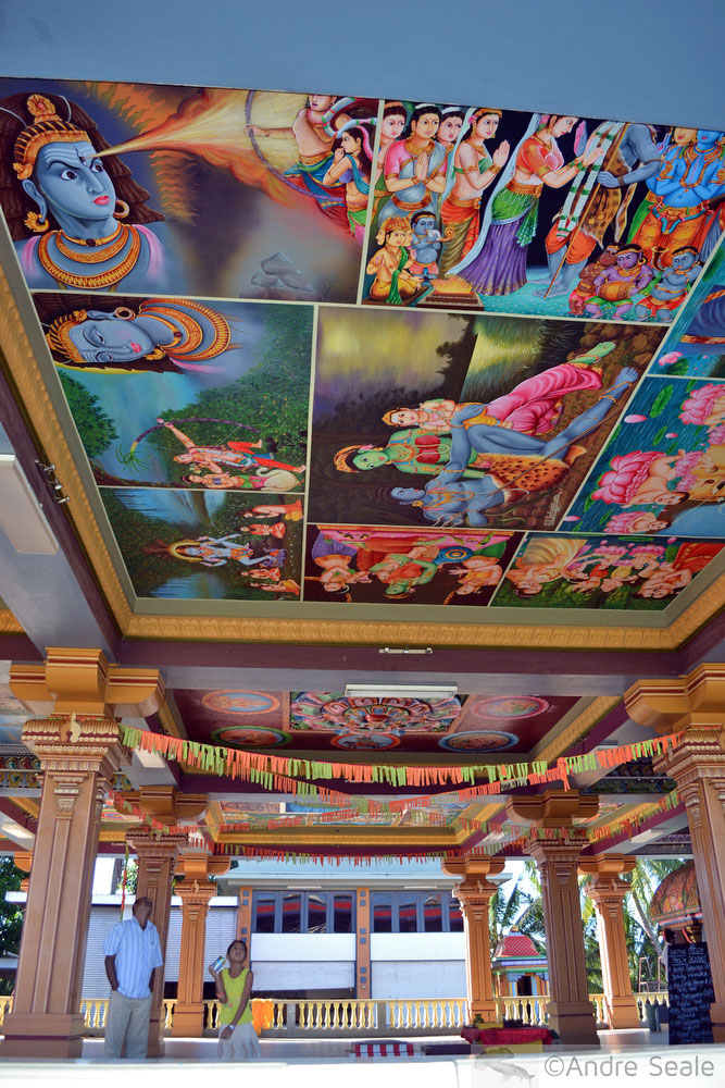Detalhe do teto - templo hindu em Nadi