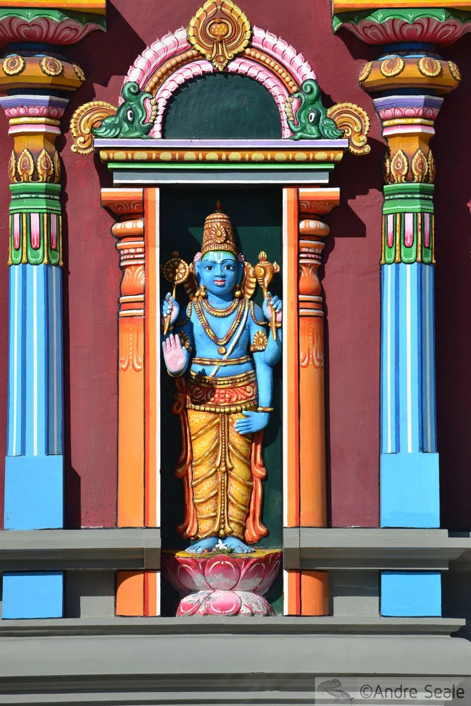Estátua de uma deusa azul - Templo hindu de Sri Siva Subramaniya Swami - Nadi - Fiji