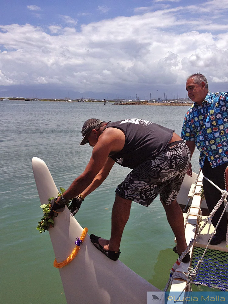 Lei na canoa havaiana Hokulea