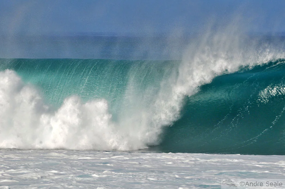 Tubo perfeito na onda de Pipeline - North Shore de Oahu - Havaí