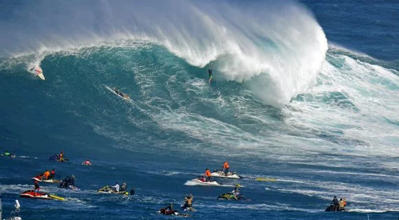 Sexta Sub: Peahi Challenge