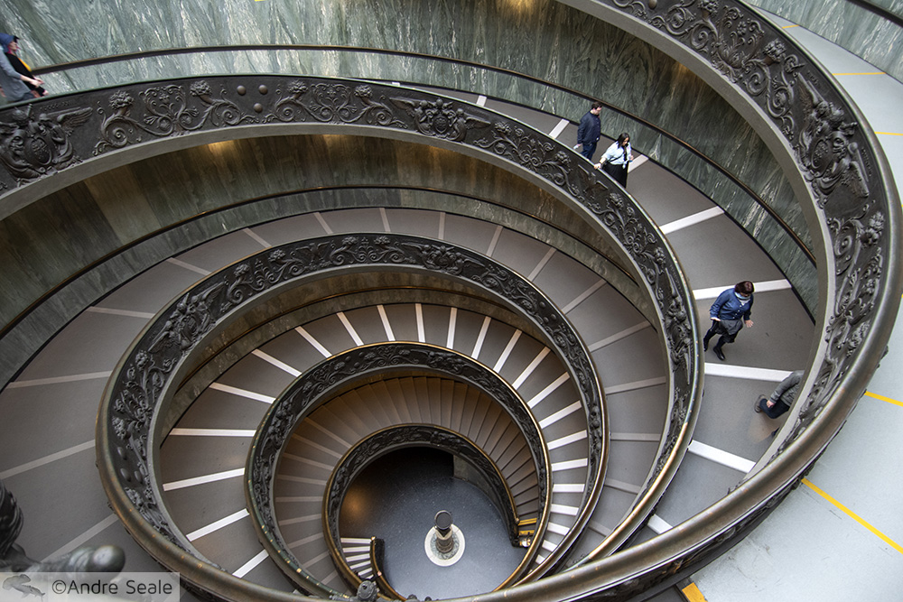 Escadaria - Museu do Vaticano